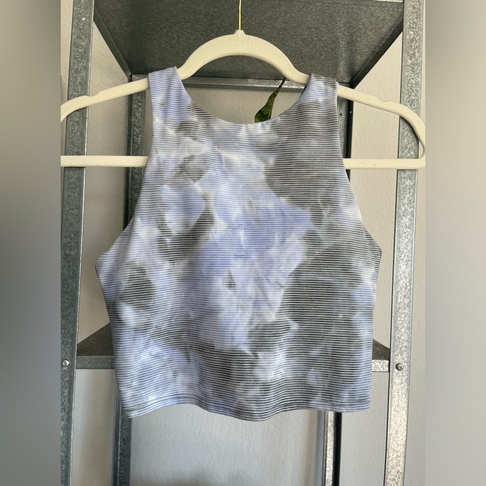Athleta women’s crop top workout tank - Picture 3 of 3